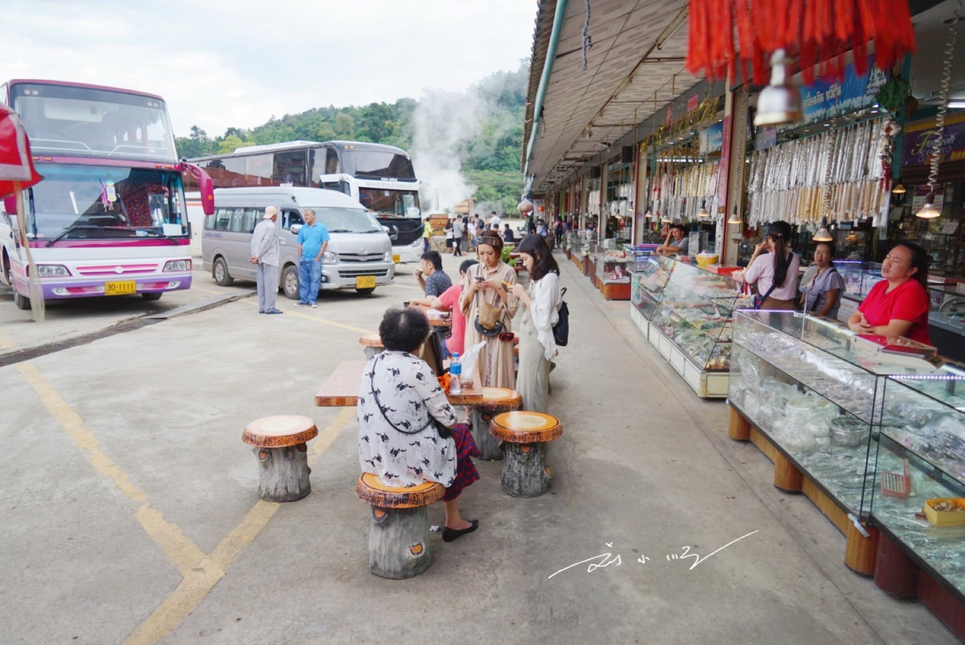 中国游客赴泰国旅游，探索异域风情与深度体验