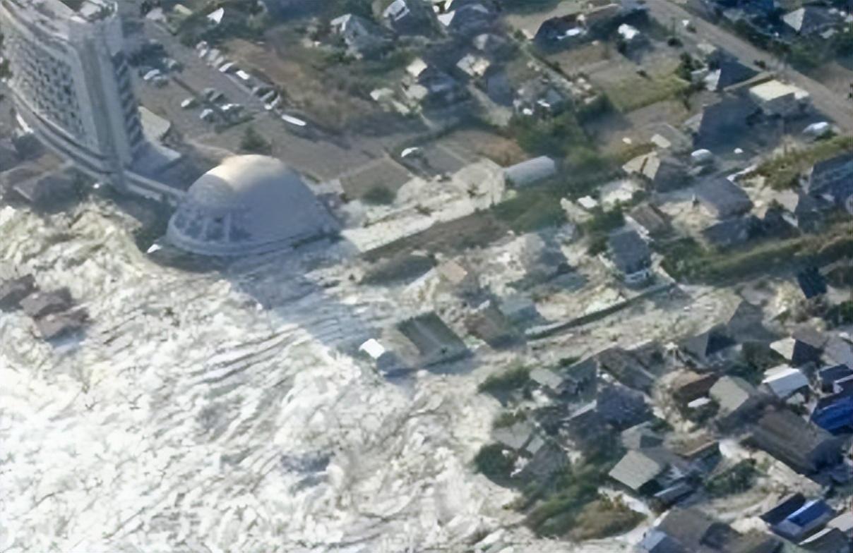 日本再次面临特大地震警告，风险概率显著上升至80%，我们应如何应对？